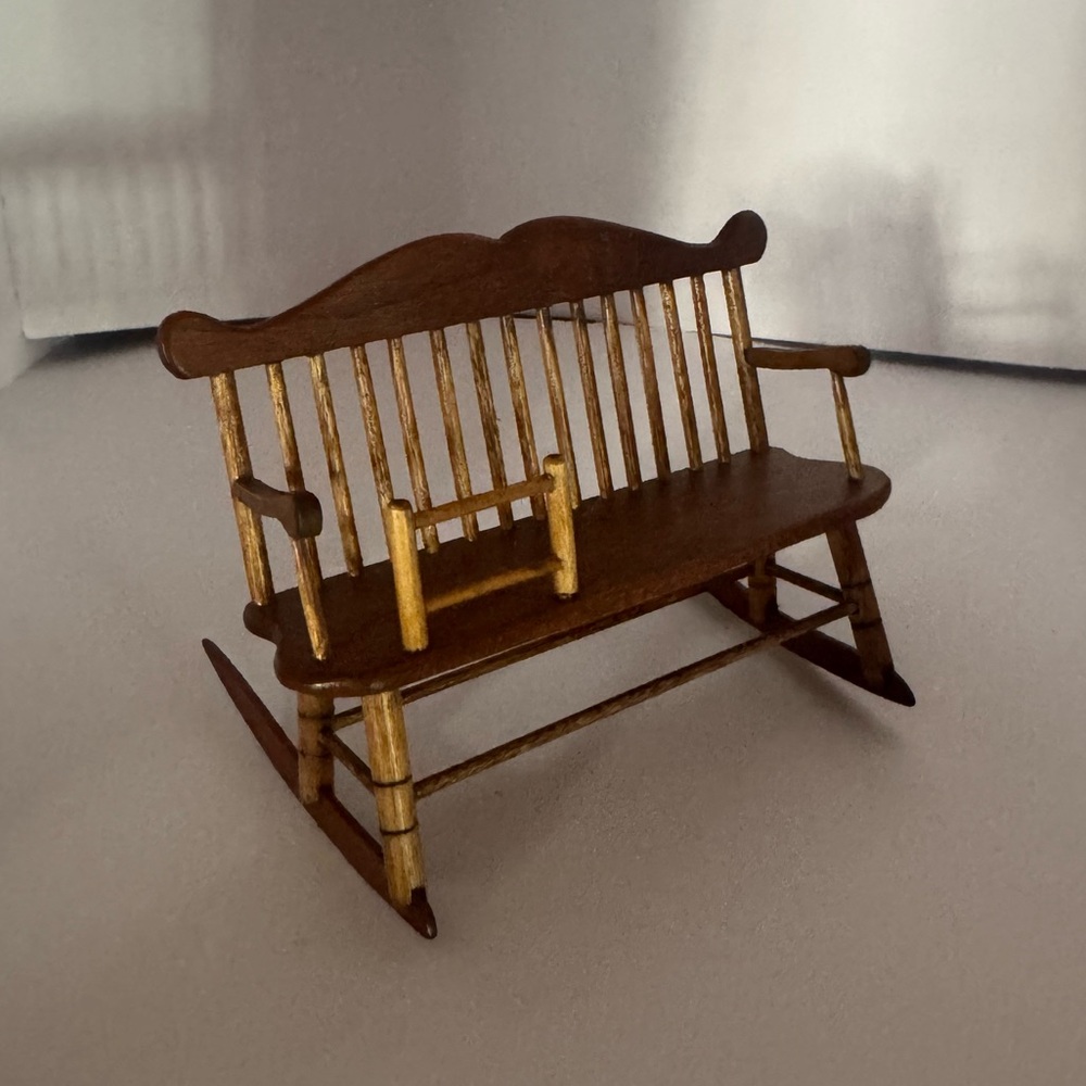 Miniature double rocker